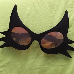 Cat eye sunglasses
